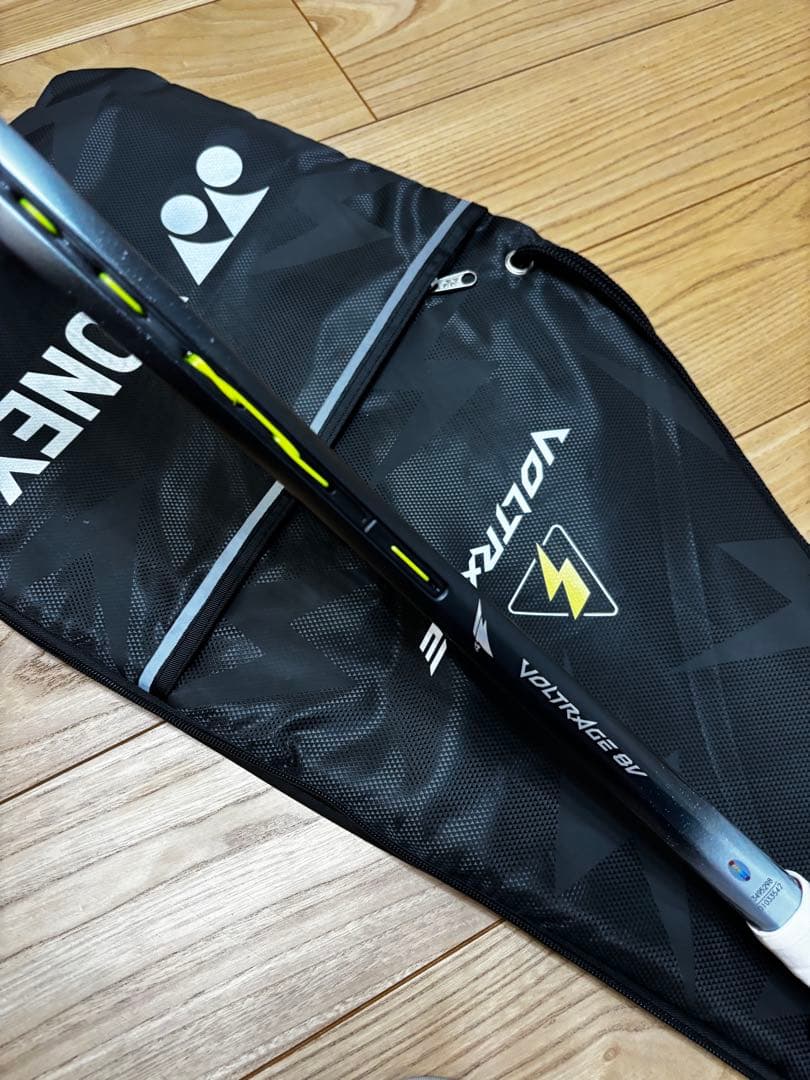 YONEX VOLTAGE 8V ボルトレイジ