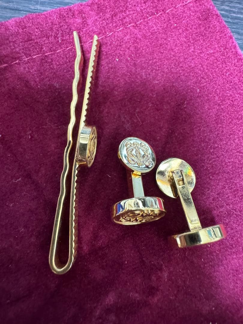 LOEWE ロエベ カフリンクスとタイバーセット 美品