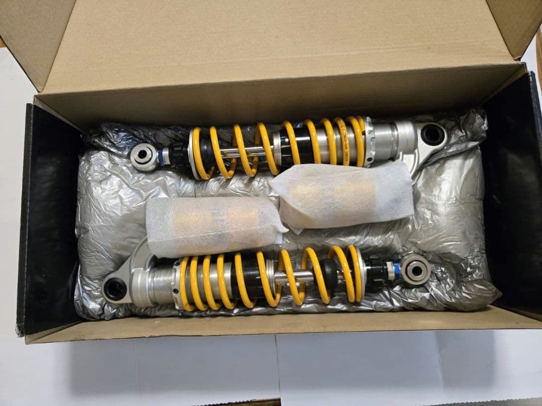 CB400SF用　ÖHLINS サスペンション 　レジェンドツイン