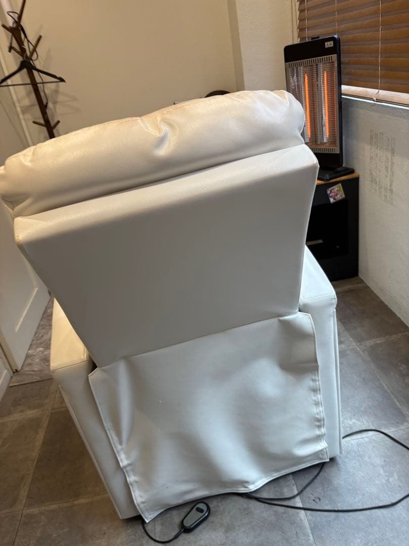 電動施術チェア SISTA-シスタ-ホワイト 【取引成立商品】