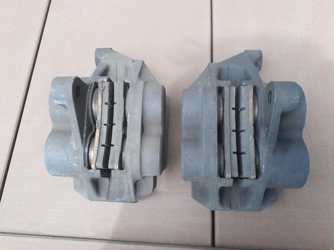 XJR1300 RP03J フロントブレーキキャリパー　MOS スミトモ