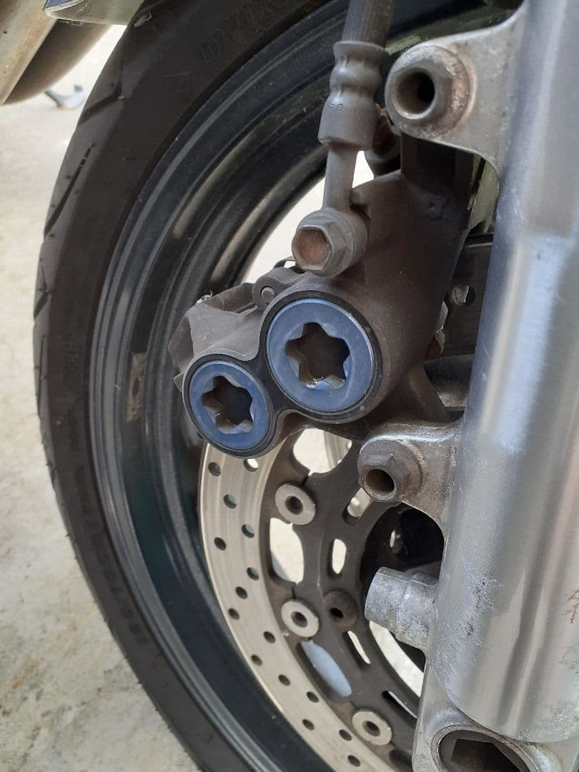 XJR1300 RP03J フロントブレーキキャリパー　MOS スミトモ