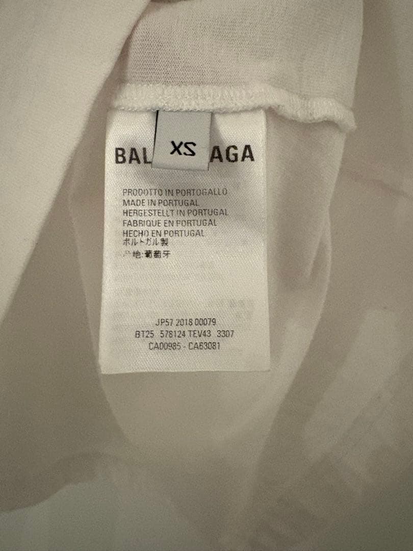 Sarah BALENCIAGA バックロゴTシャツ