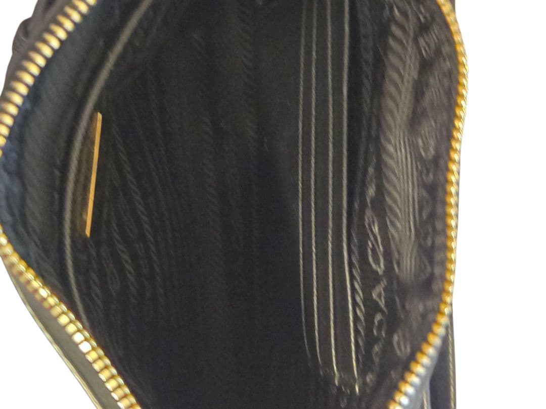 PRADA♡プラダ♡リストレット♡リボンクラッチバッグ♡サフィアーノ