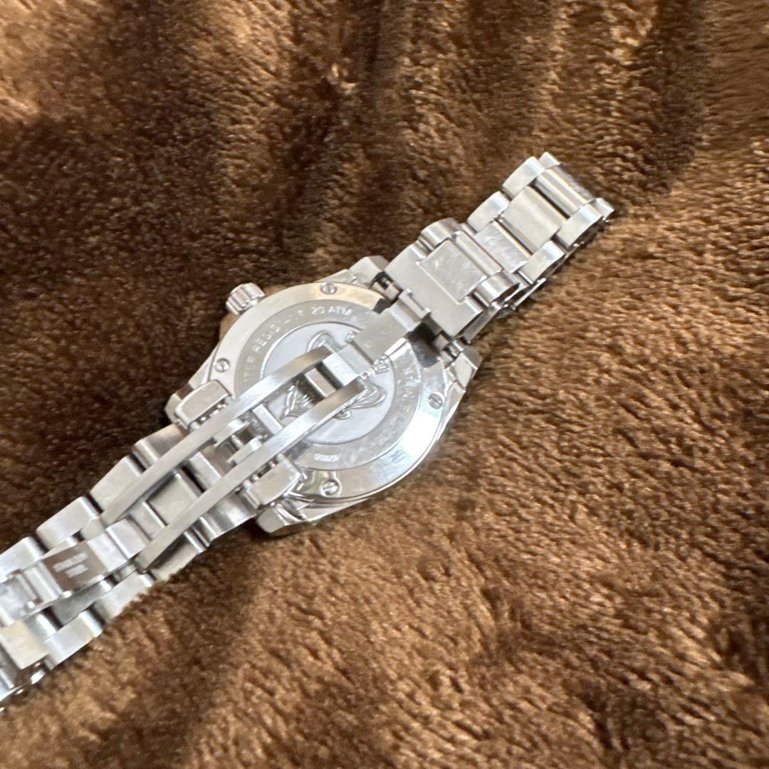 グッチ・ダイバーズウォッチ　レディース