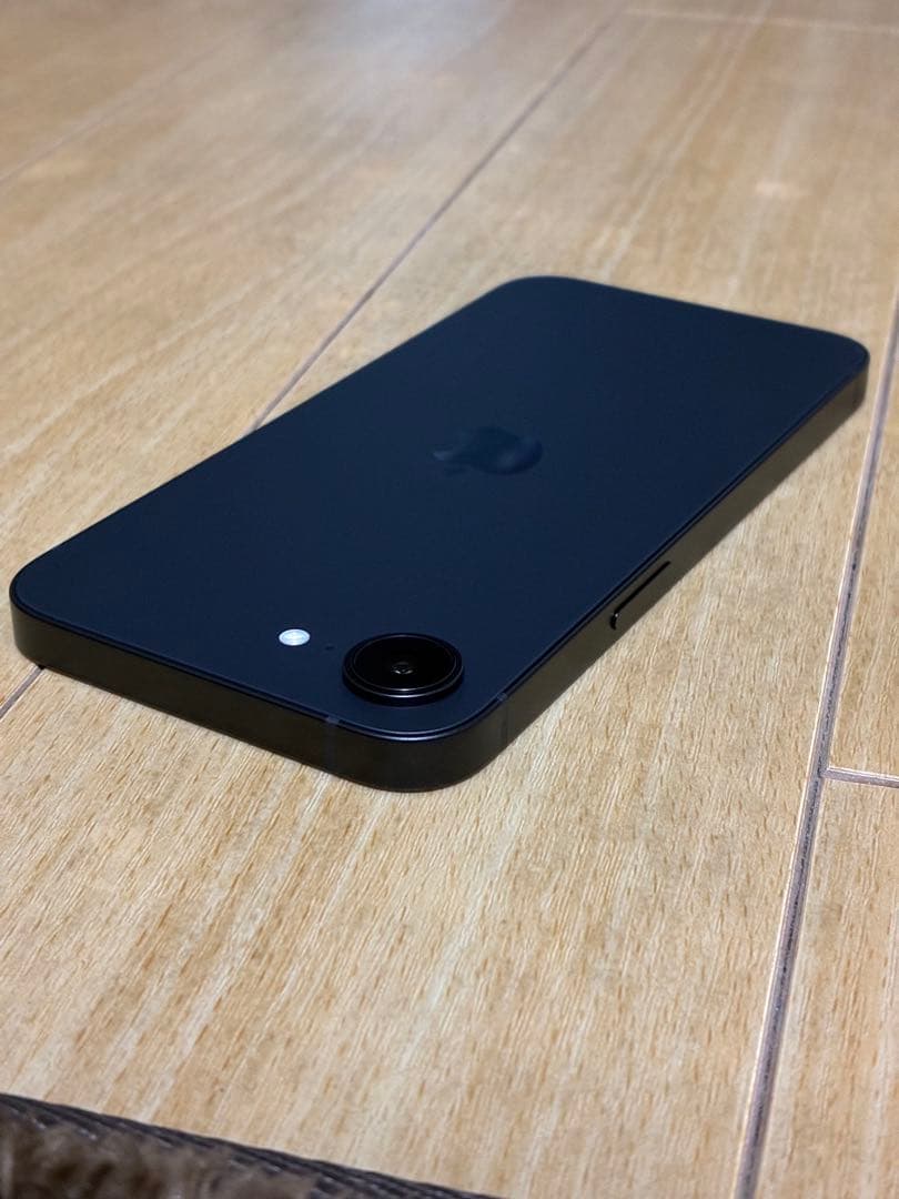 Apple iPhone 16e ブラック 128GB ドコモ版　SIMフリー