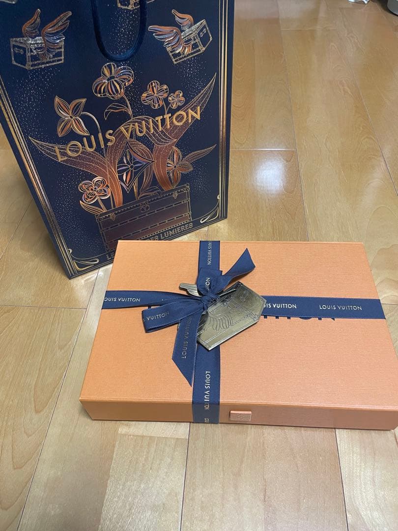 新品ルイヴィトン M90803マフラー・オンリー LV・ミニ コンフィ即完売