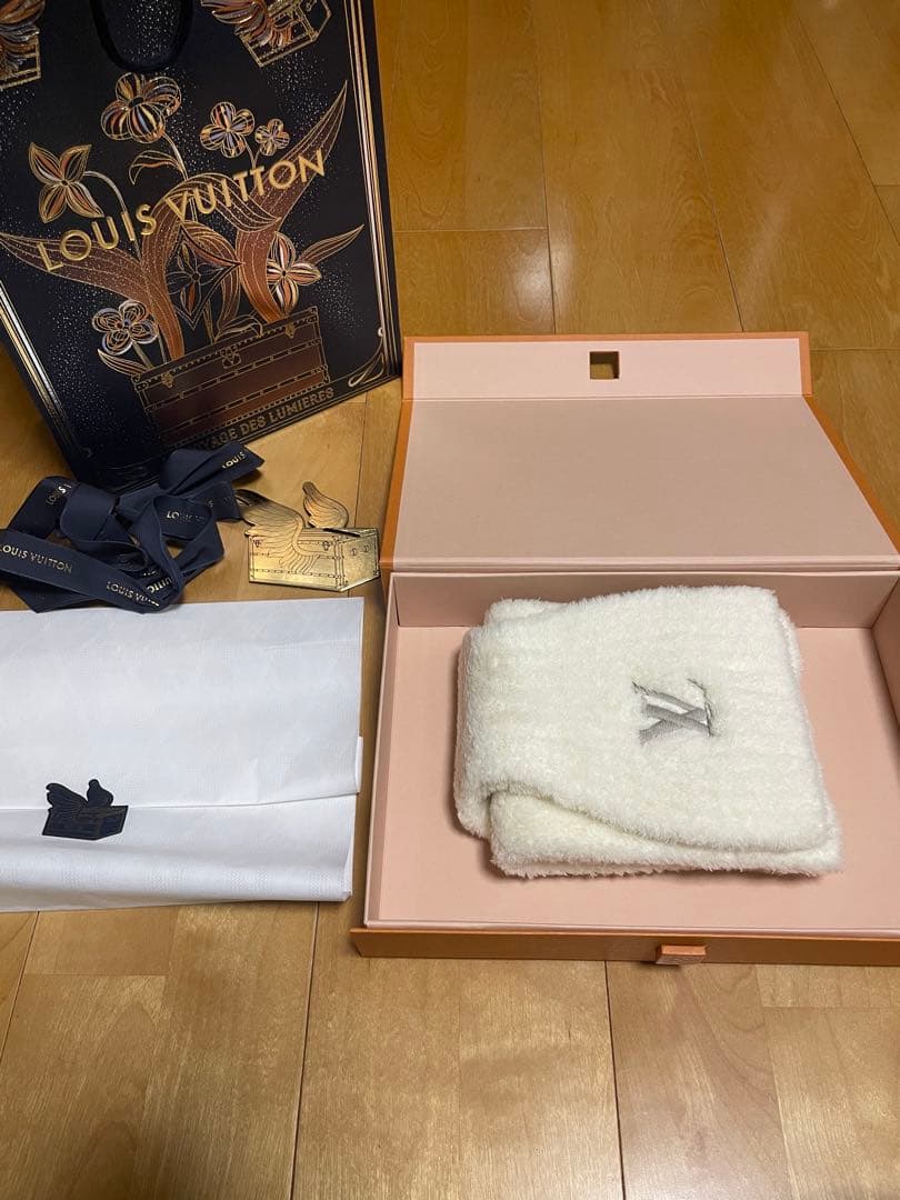 新品ルイヴィトン M90803マフラー・オンリー LV・ミニ コンフィ即完売