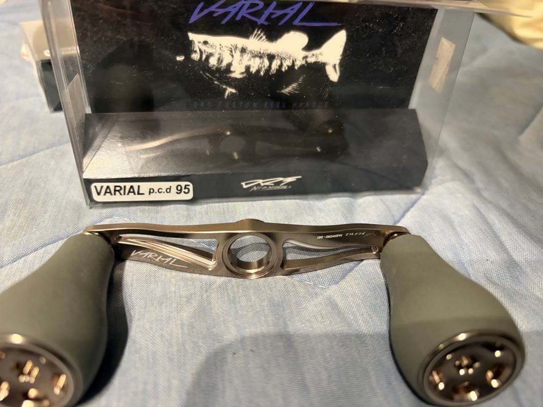 VARIAL p.c.d 95 カスタムリールハンドルシルバーオマケ付き