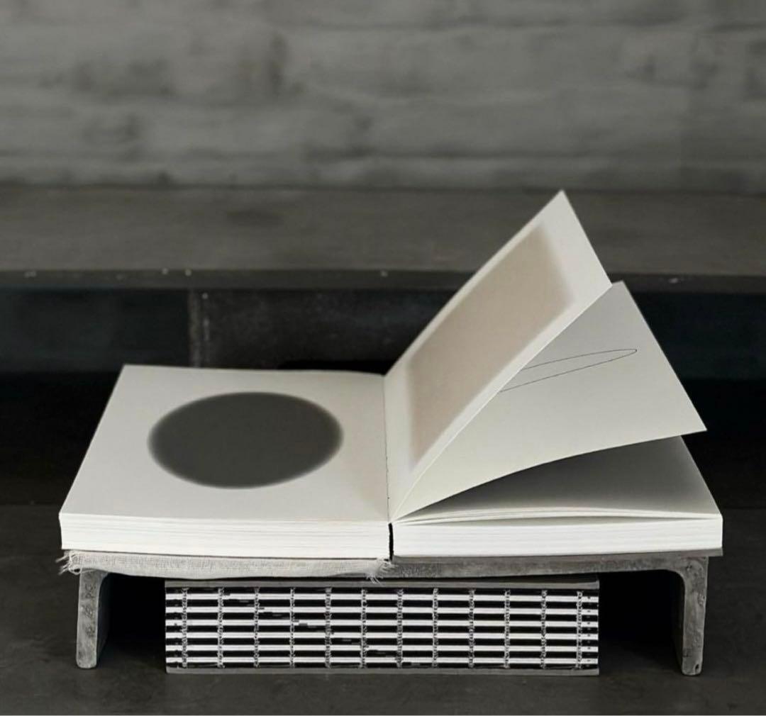 アート・デザイン・音楽 Birgitta De Vos All in Nothing | Nothing