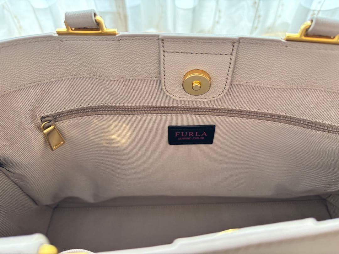 あめ美品　FURLA トートバッグ　ベージュ