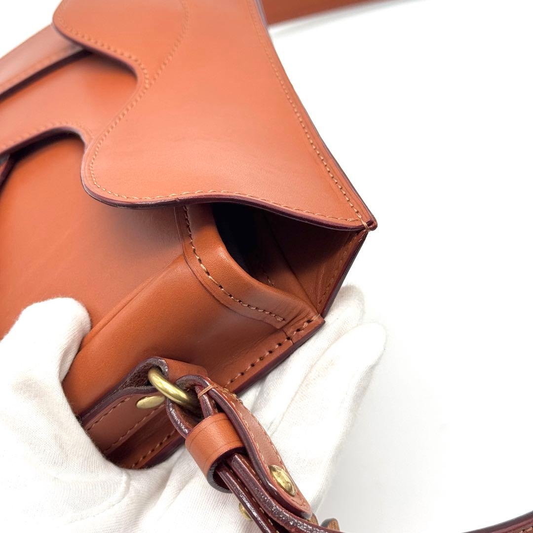 美品 ITAGAKI 鞍ショルダー 縦 レザー ショルダーバッグ　ブラウン