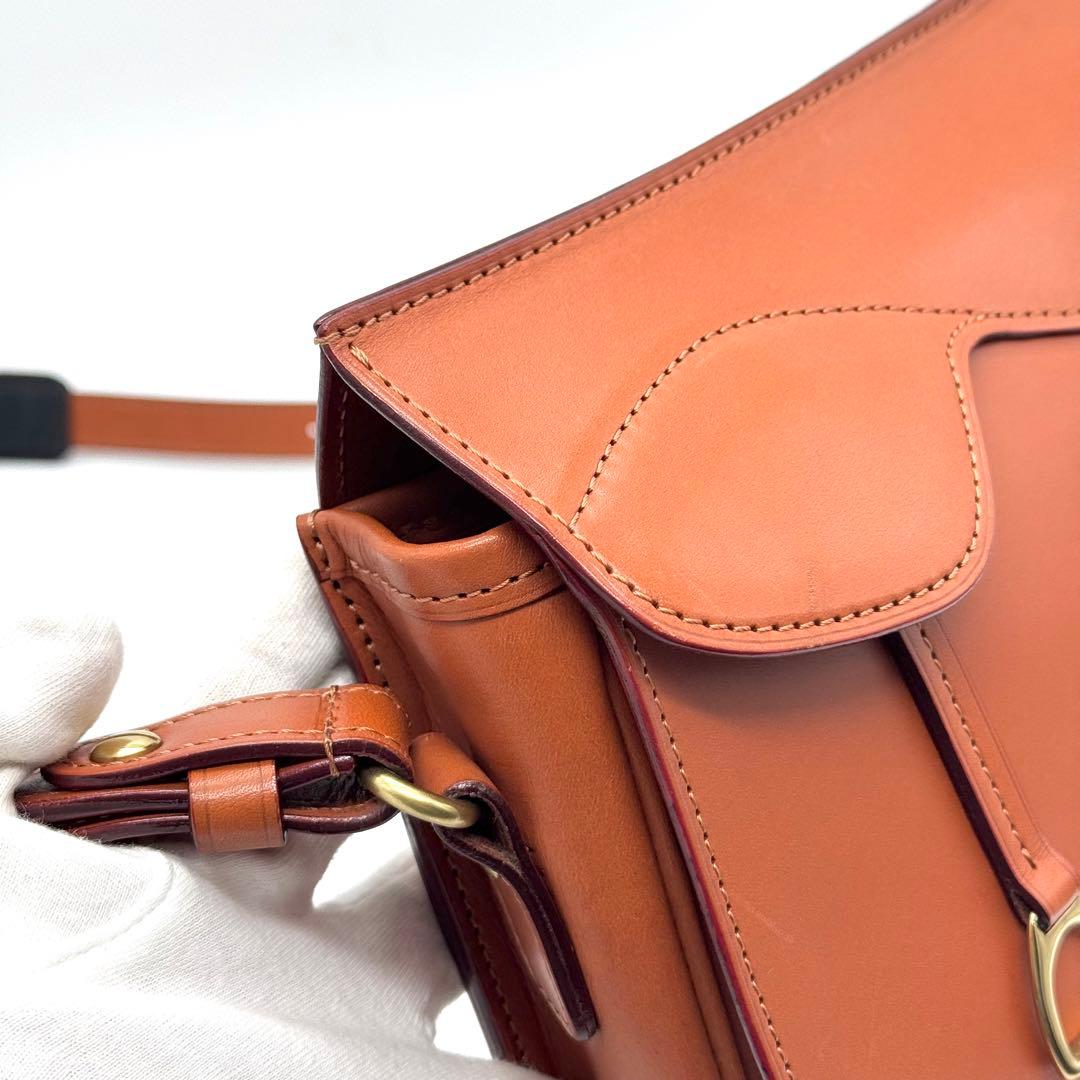 美品 ITAGAKI 鞍ショルダー 縦 レザー ショルダーバッグ　ブラウン