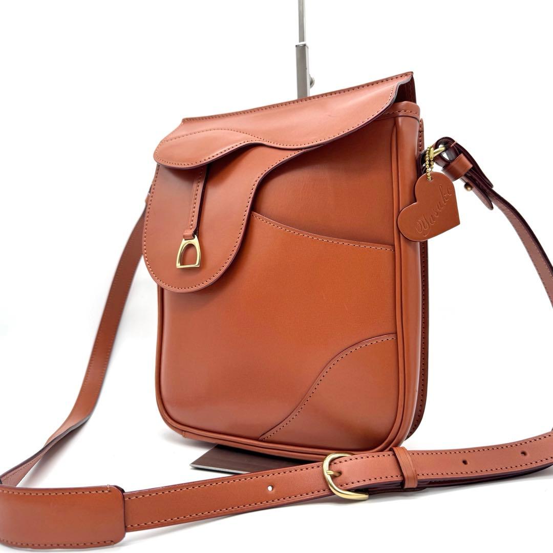 美品 ITAGAKI 鞍ショルダー 縦 レザー ショルダーバッグ　ブラウン