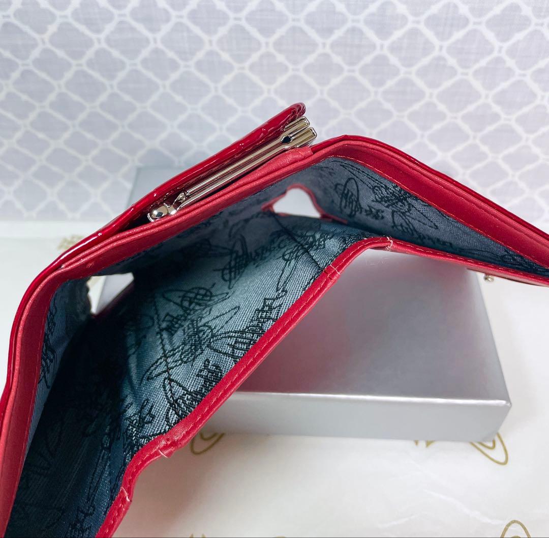 【内側に素敵な柄つき‎✨️】Vivienne Westwood 3折財布 エナメル