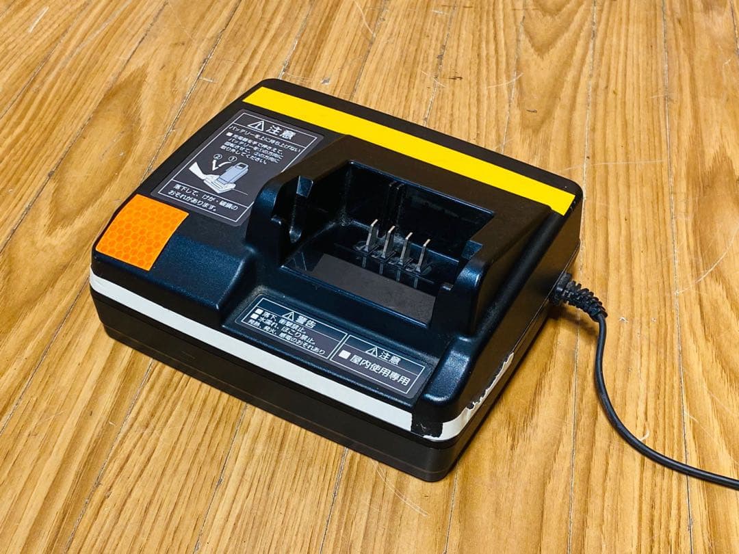 Panasonic 電動自転車用充電器 NKJ073Z 日本制