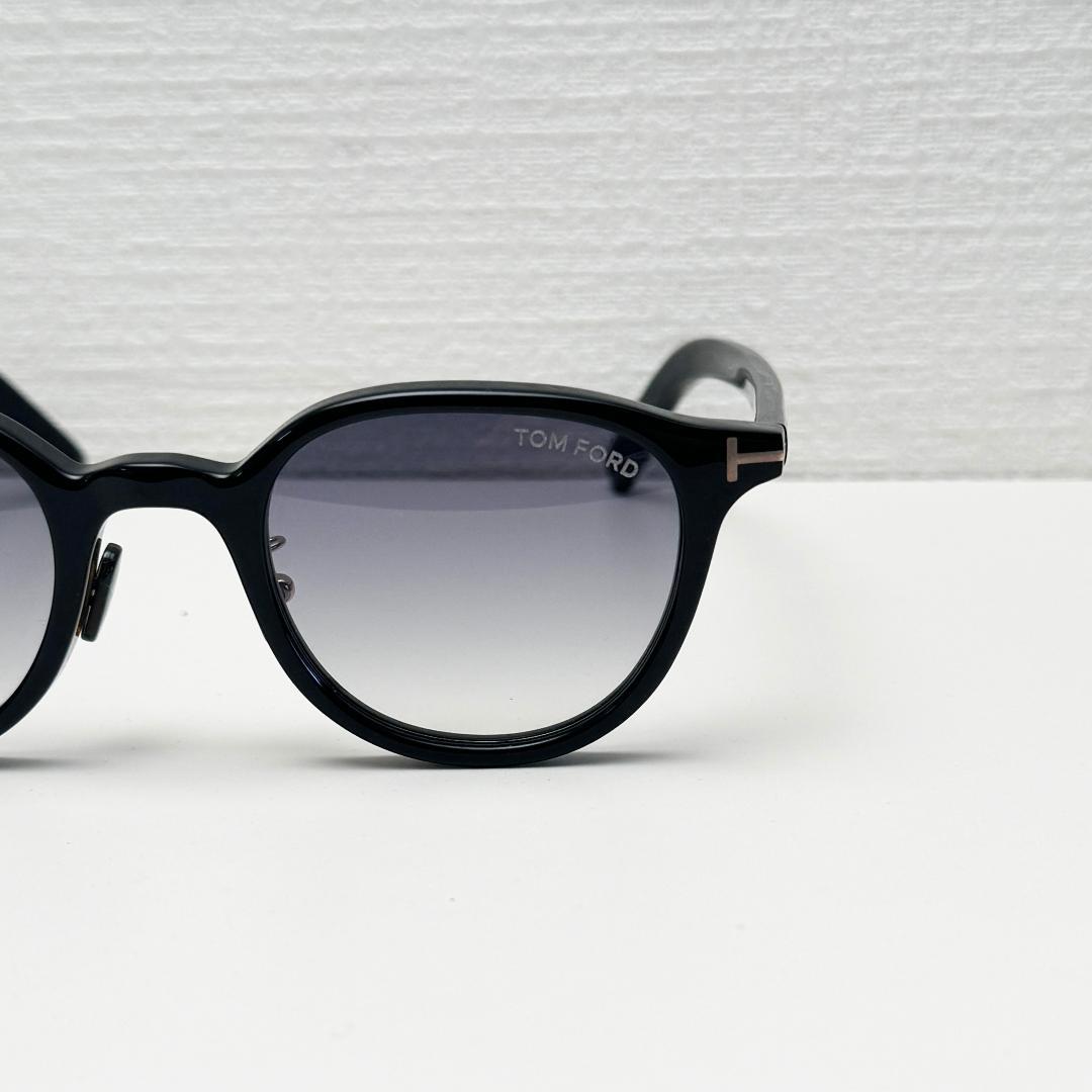 使用少トムフォード サングラス TF977-D 01B 48 ブラック