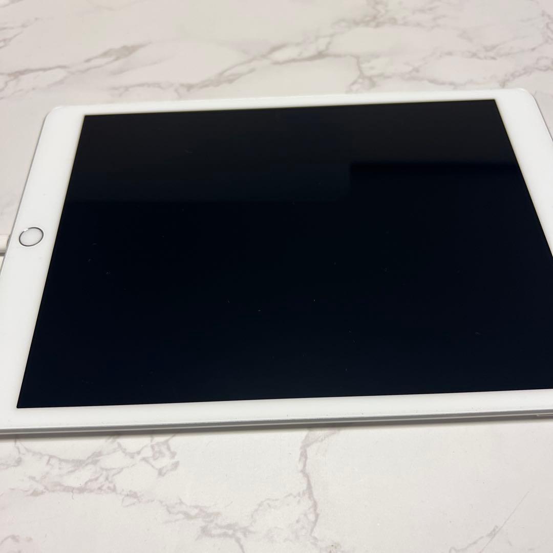 Apple iPad 第8世代 シルバー 128GB