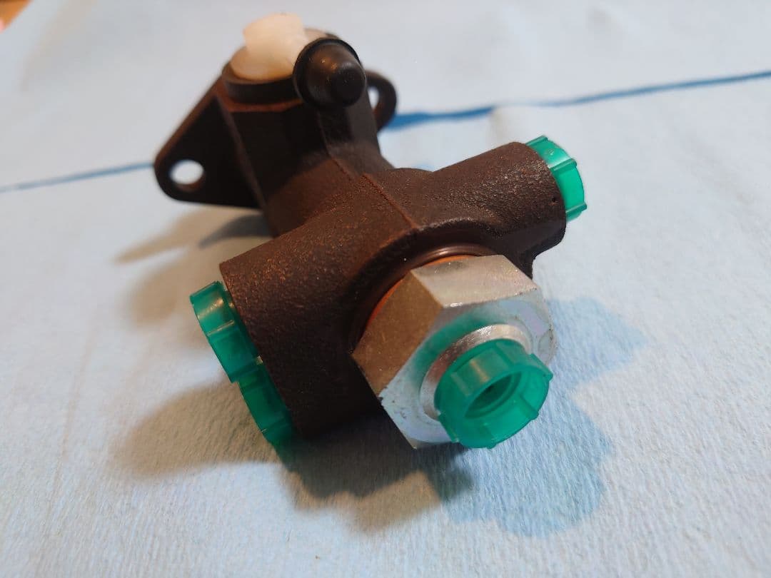 旧チンク　チンクエチェント　フィアット500 　マスターシリンダー　高圧力タイプ