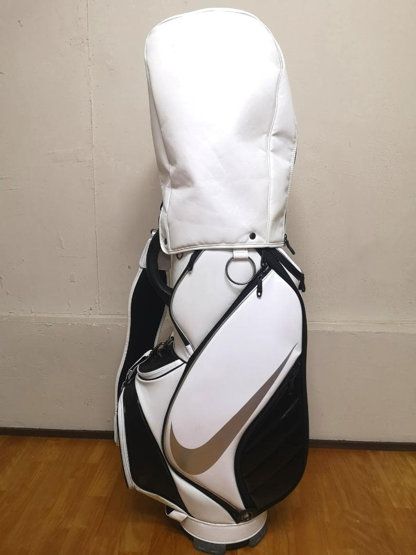 美品NIKE ナイキのアジアカートキャディバッグ(GF3006 白/黒/銀)