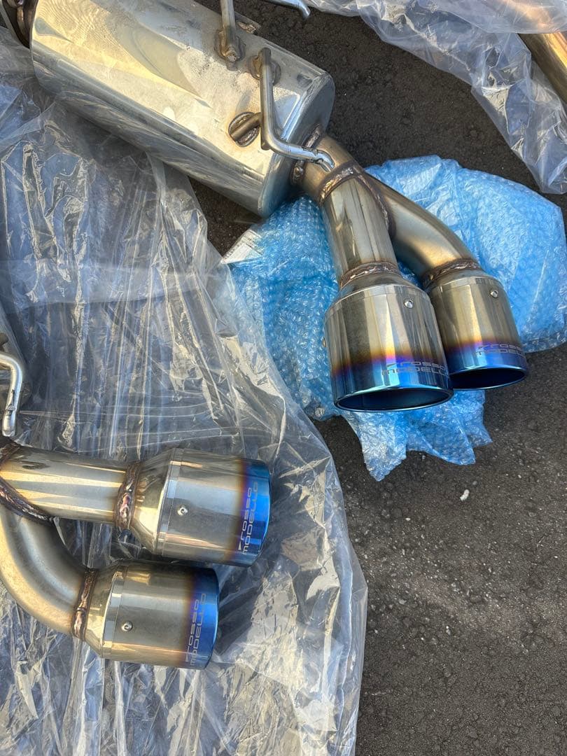 ロッソモデロ　GR86 マフラー