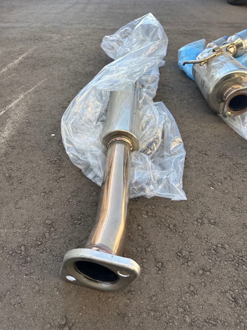 ロッソモデロ　GR86 マフラー