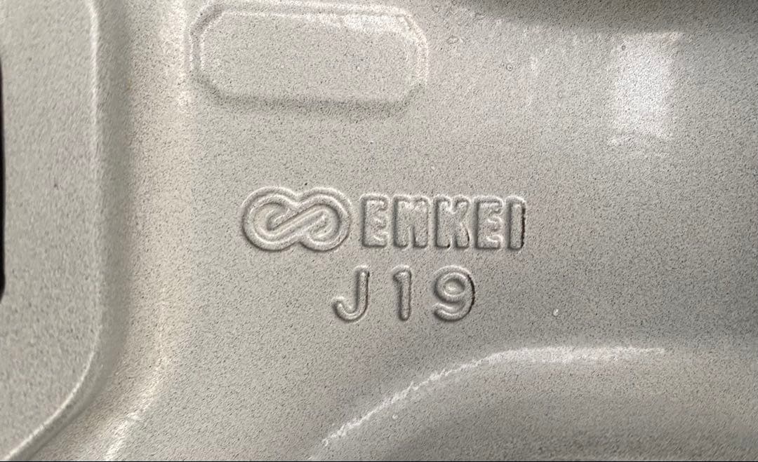 ①Yokko！スバル SKフォレスター純正 17×7J +48 114.3