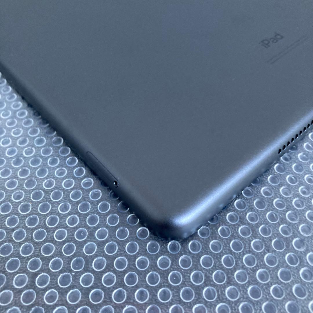 3786【早い者勝ち】電池最良好☆iPad8 第8世代 32GB SIMフリー☆