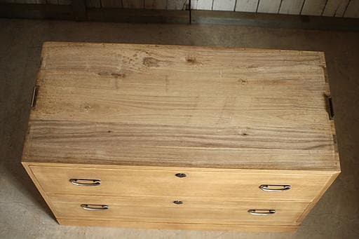 古い木製の引き出し2段　チェスト　桐箪笥 昭和レトロ　タンス　古家具　古民家