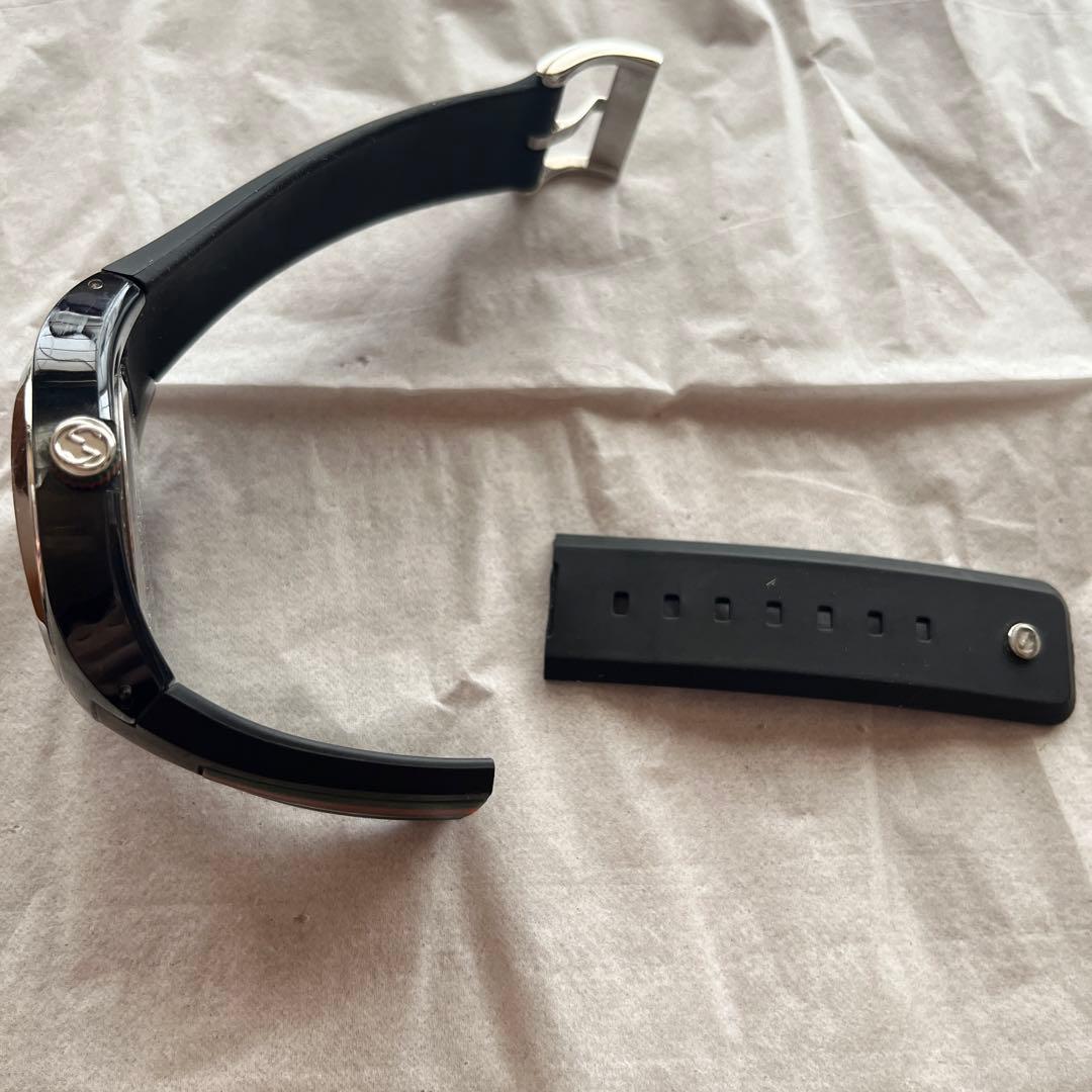 GUCCI ブラック ラバーベルト破損 黒 メンズ シェリーライン 時計