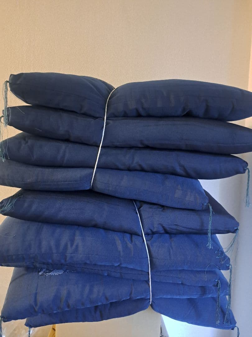 さらにさらに値下げ　ダークブルー座布団　和式　座敷　未使用　9枚