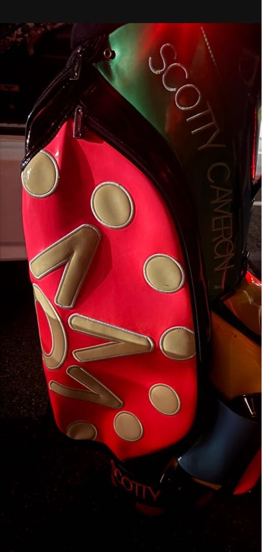 Scotty Cameron カラフルキャディバッグ