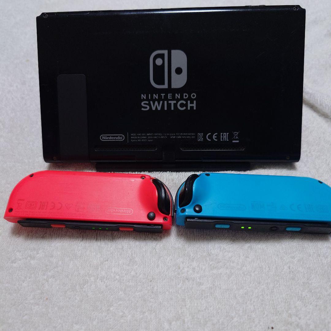 Nintendo Switch 青と赤のジョイコン 本体のみです