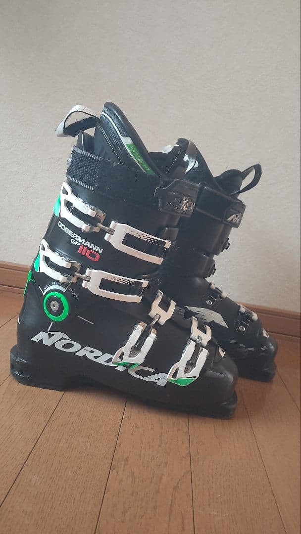 Nordica Dobermann GP 110 スキーブーツ
