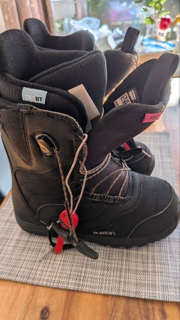 バートン　スノーボードブーツ Mint Burton