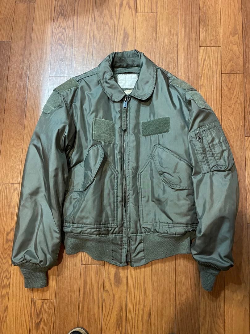 よしんど CWU-45/Pフライトジャケット オリーブグリーン
