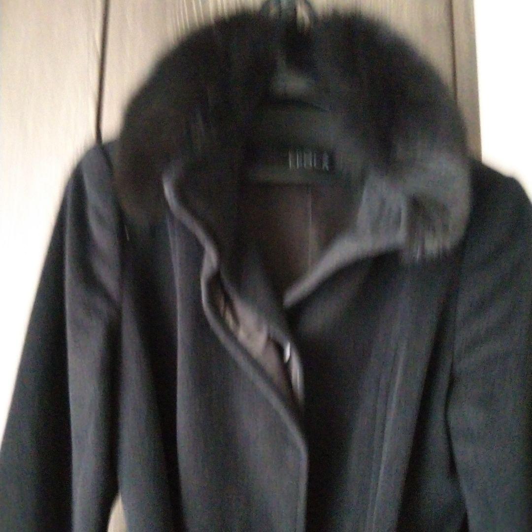 エポカ☆サンプル品　スリム黒のファー付ロングコート40 S〜Ｍ