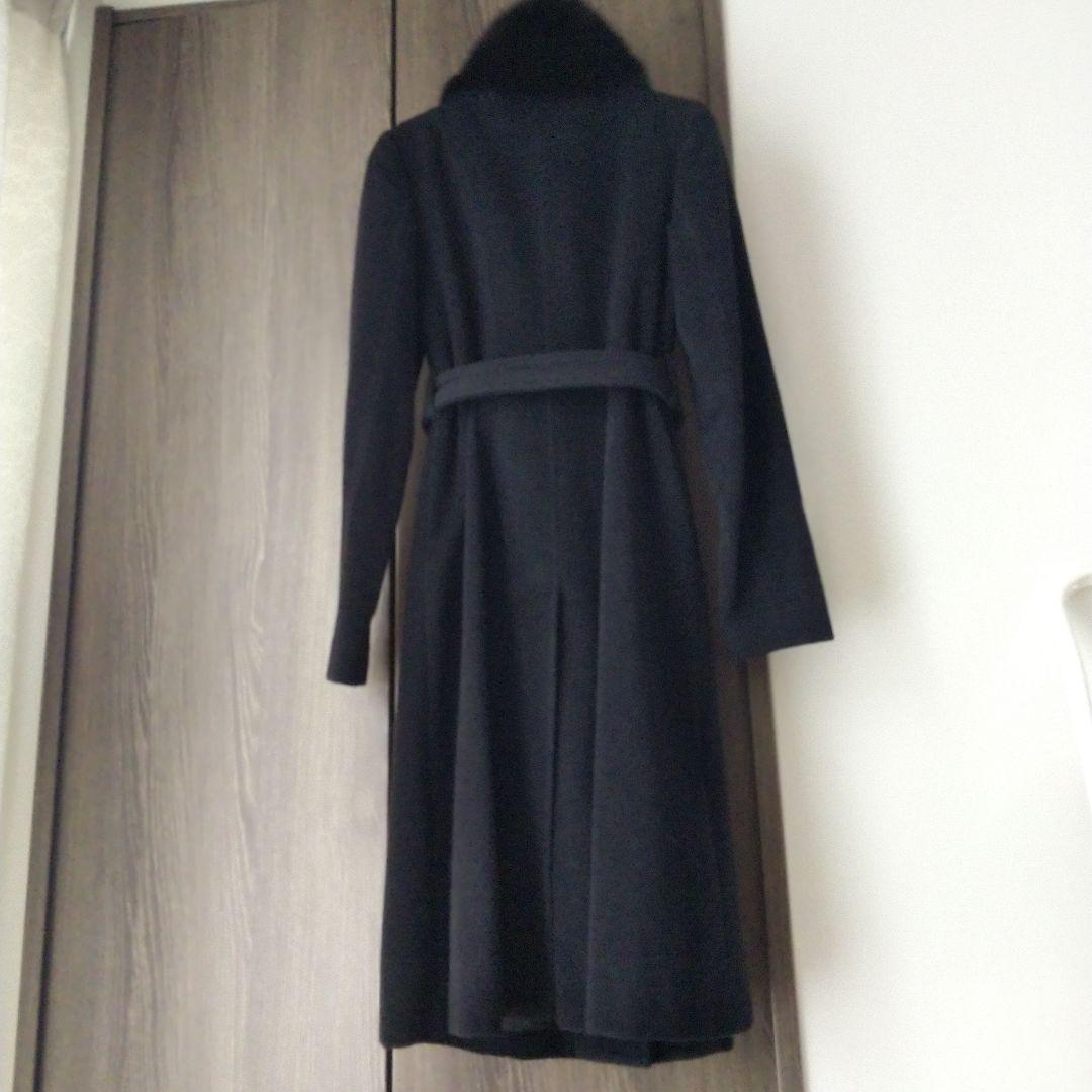 エポカ☆サンプル品　スリム黒のファー付ロングコート40 S〜Ｍ