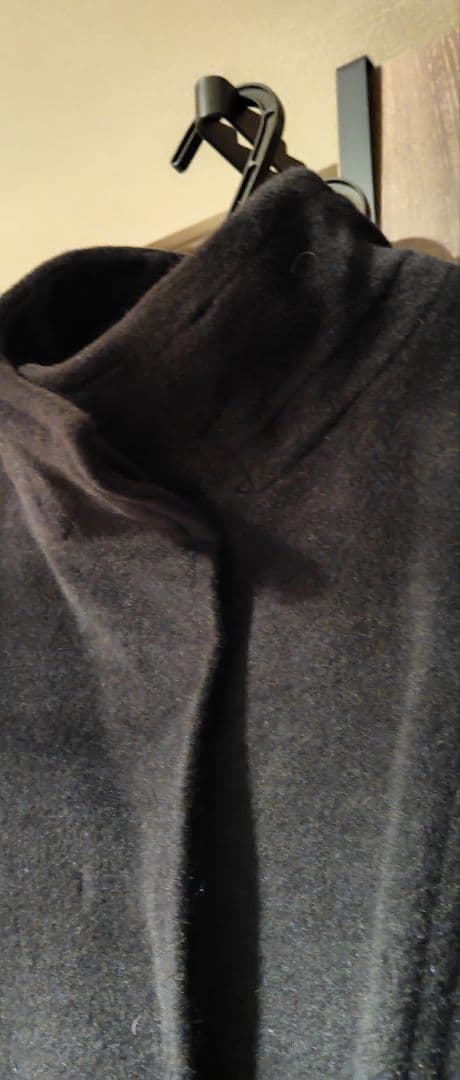 エポカ☆サンプル品　スリム黒のファー付ロングコート40 S〜Ｍ