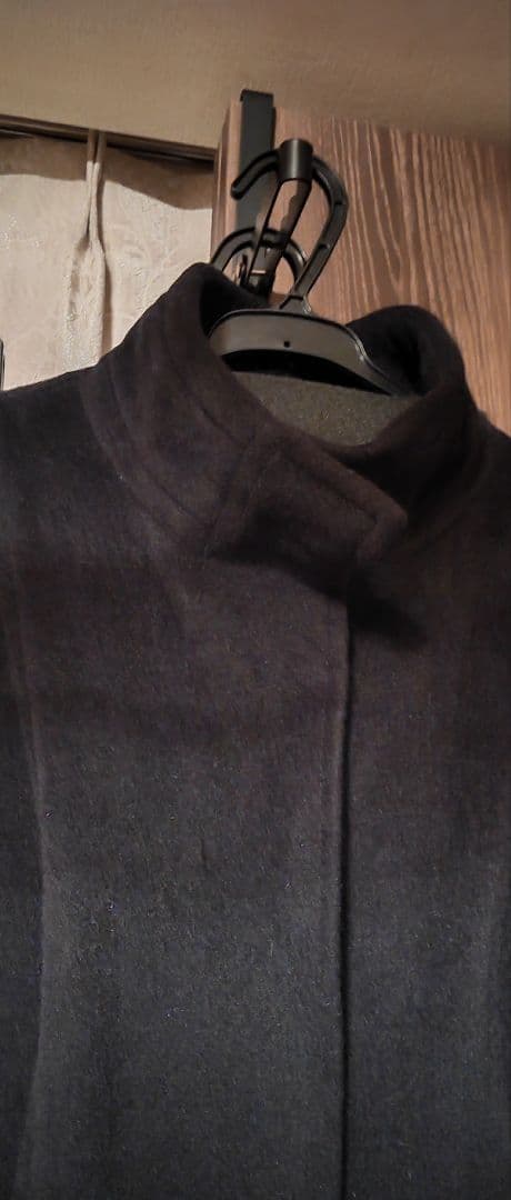 エポカ☆サンプル品　スリム黒のファー付ロングコート40 S〜Ｍ