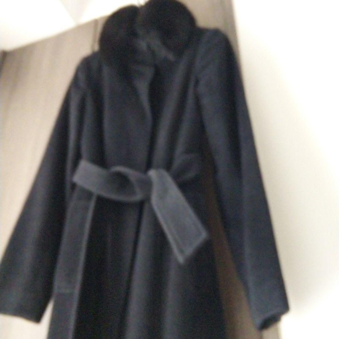 エポカ☆サンプル品　スリム黒のファー付ロングコート40 S〜Ｍ
