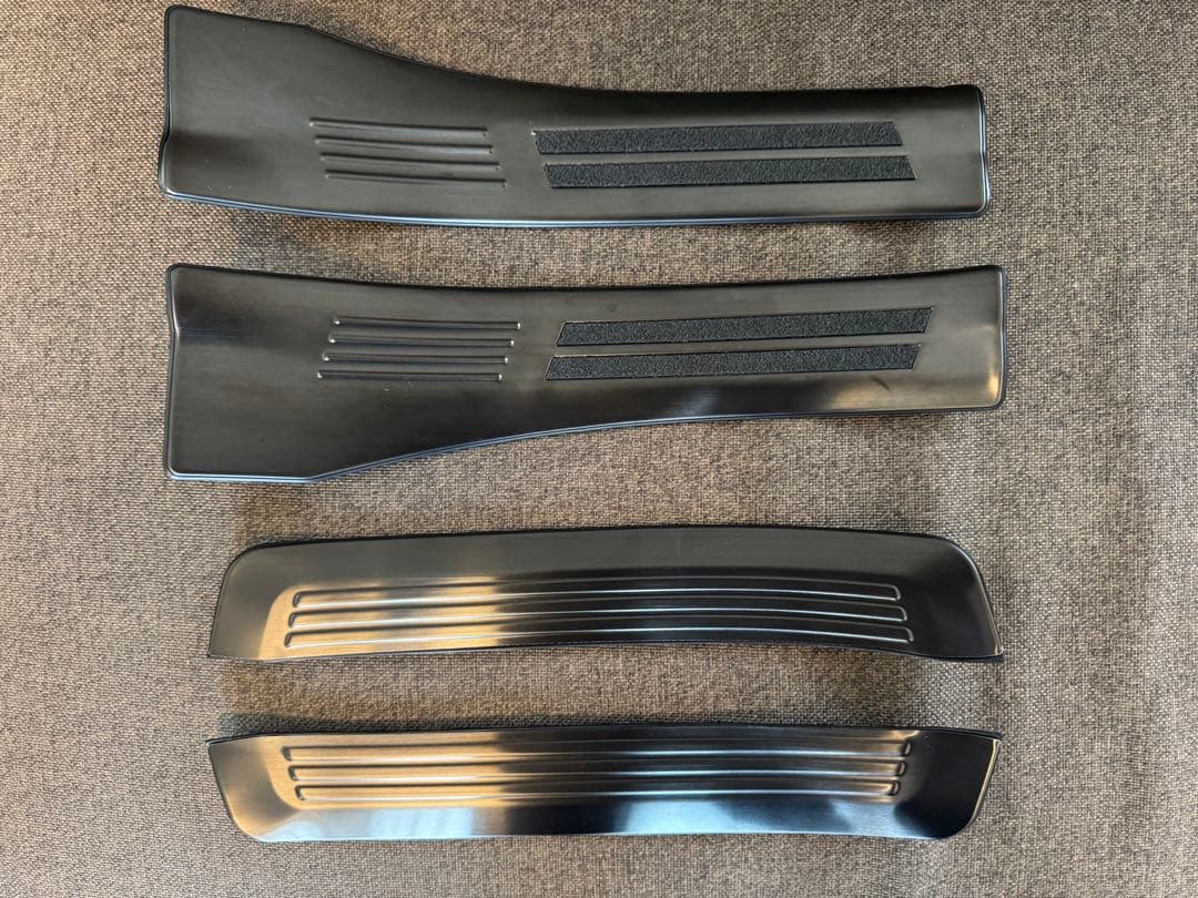 クラウンスポーツ サイドステップ　スカッフプレート フロント・リア 8Pセット