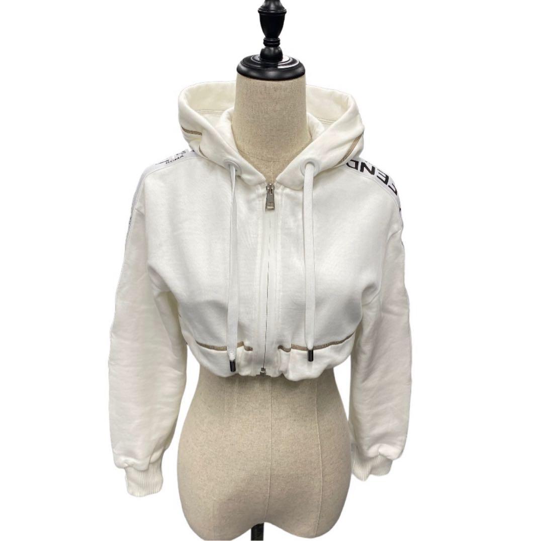 FENDI ショート丈パーカー デカロゴ XXS