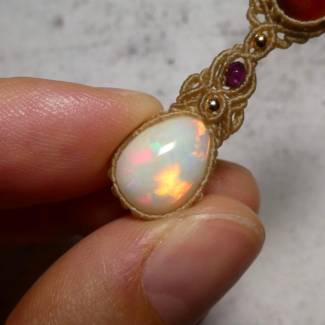 ガーネットとオパールのマクラメネックレス