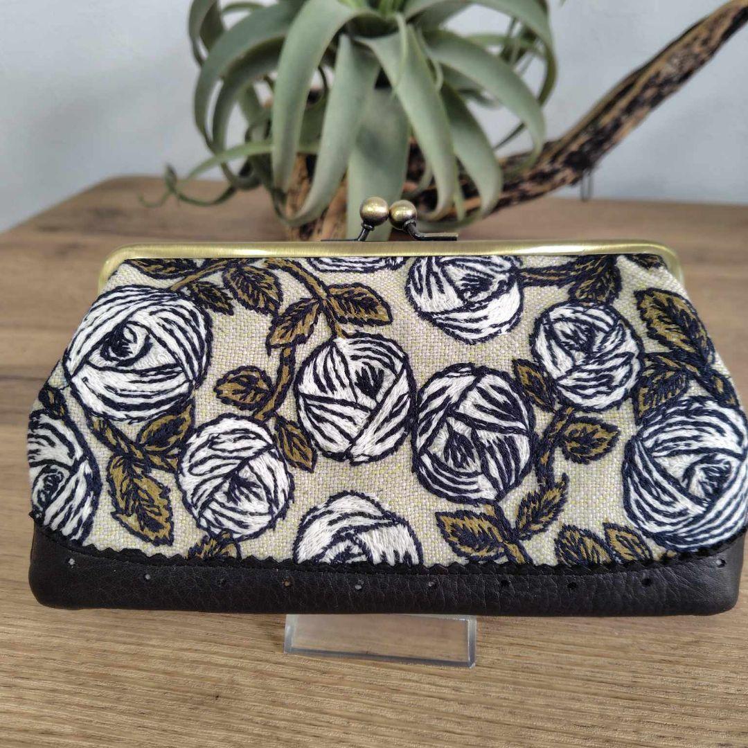 ま*る様 【ラスト1点】ミナペルホネン/Rosyロージィベージュ牛革黒/がま口牛