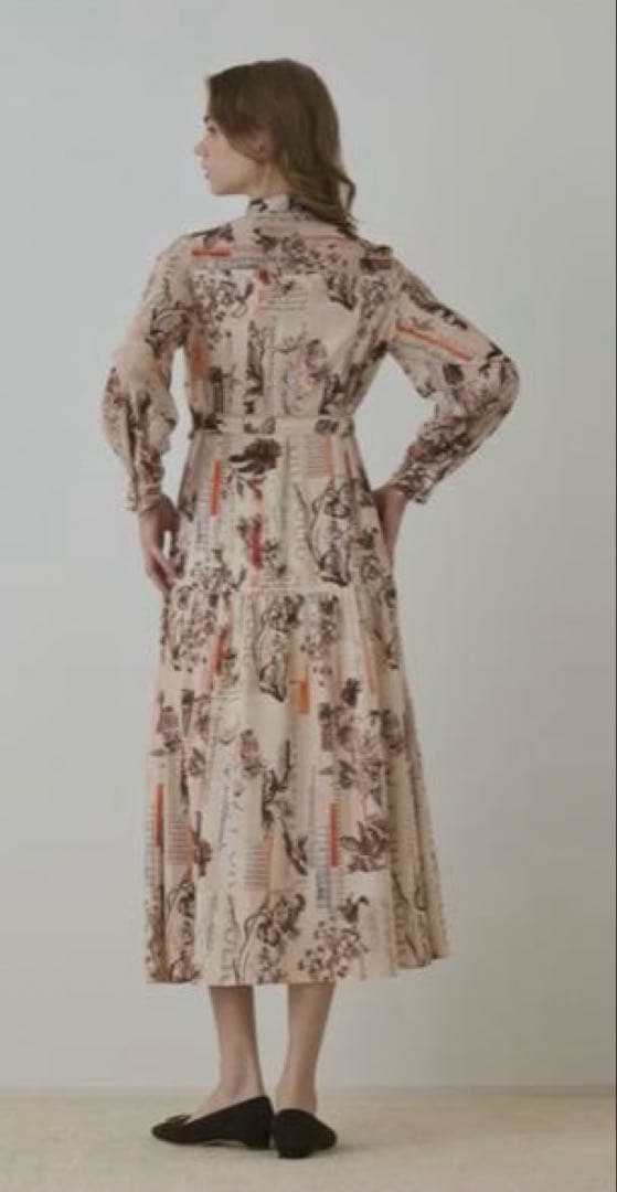 ロゴフラワープリントボウタイワンピース