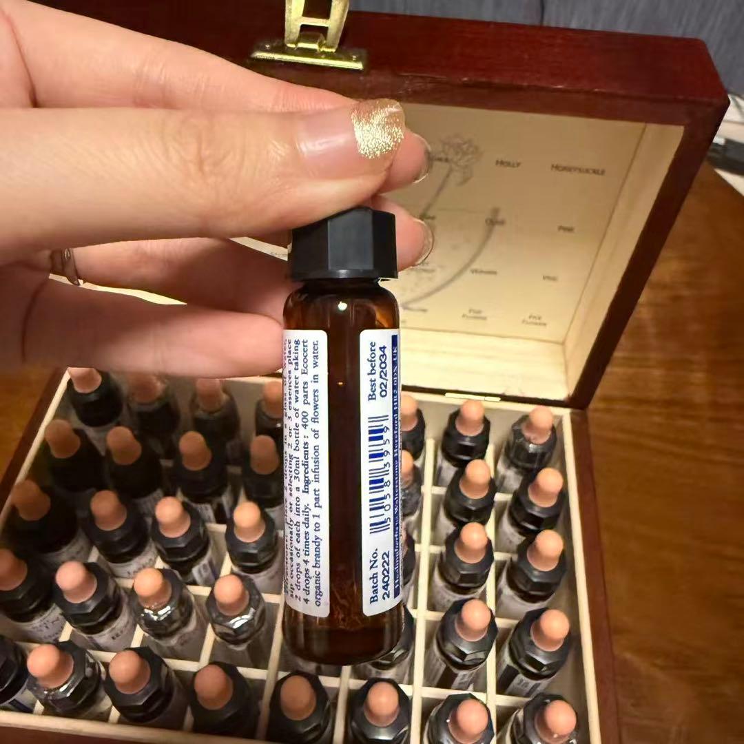 フラワーエッセンス40本のフルセットと専用木箱のセット