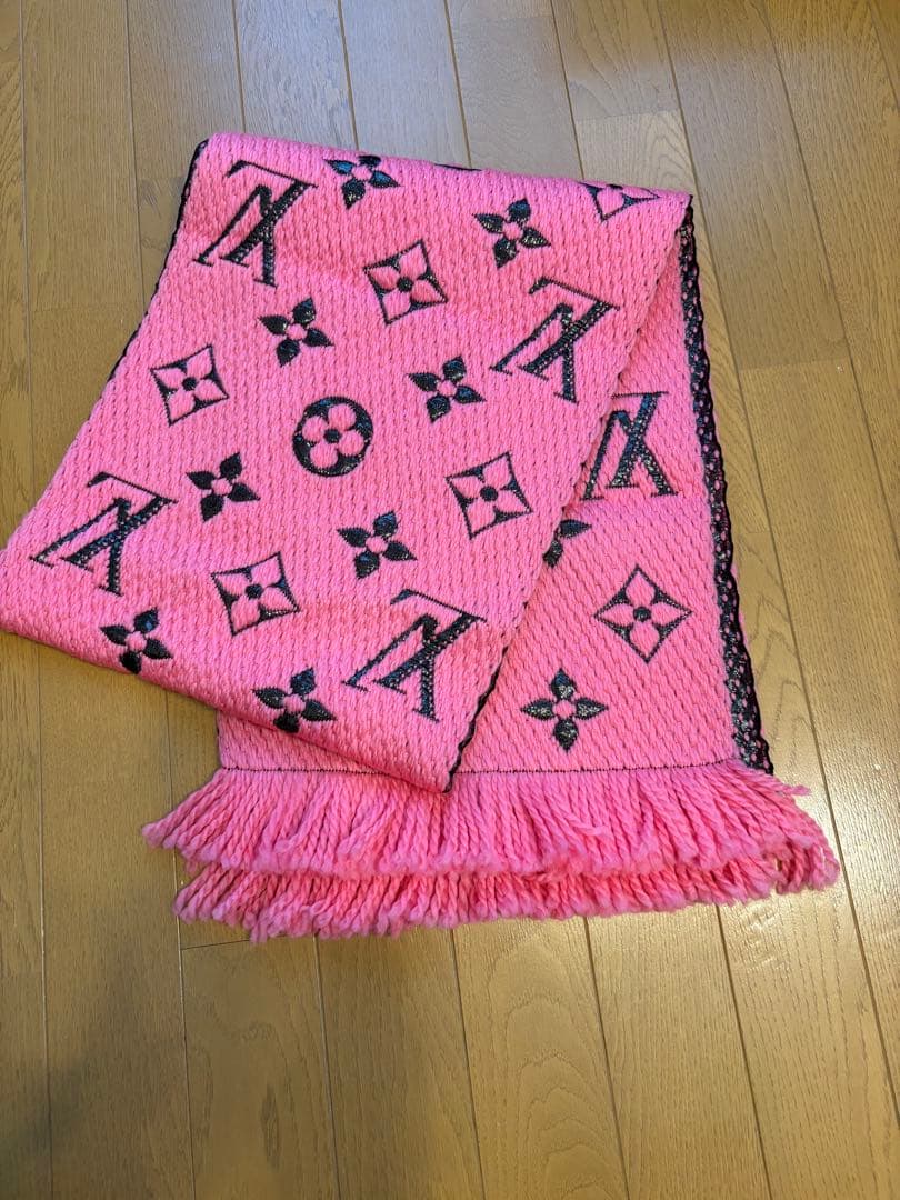 LOUIS VUITTON ピンク ロゴ マフラー