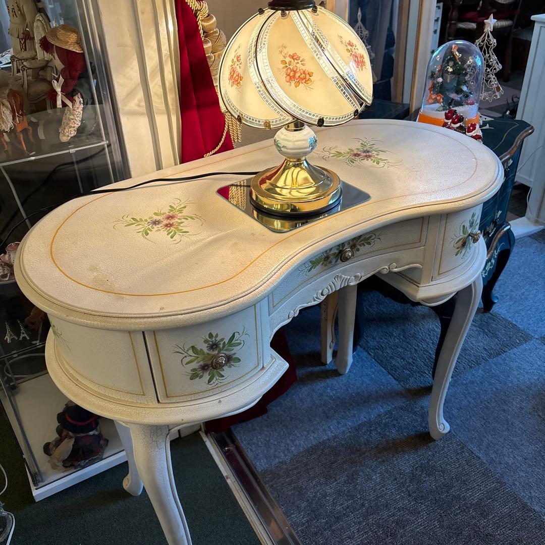 ロココ調　猫足サイドテーブル