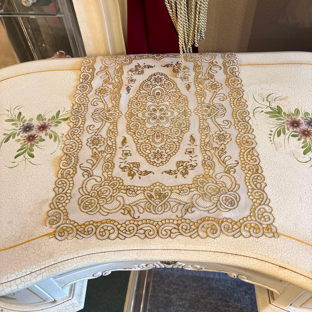 ロココ調　猫足サイドテーブル